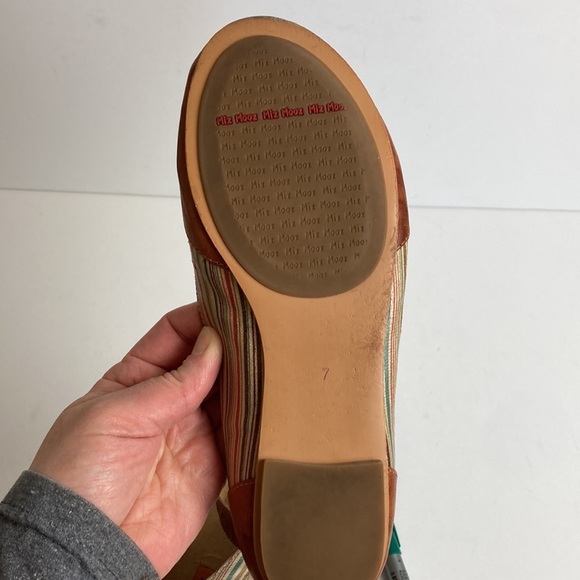 Miz Mooz Kazu Flats Brown Leather Pinstripe Accent Shoes Ankle Straps 7 Comfort - Picture 14 of 16